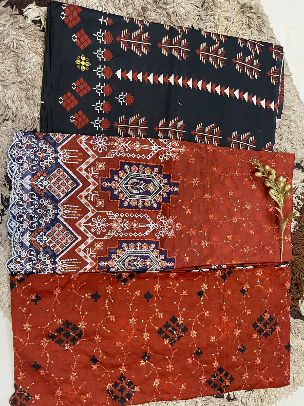 GU.04 - Gull Kaari Printed Lawn -3 Piece Unstitched Suit by Utsav