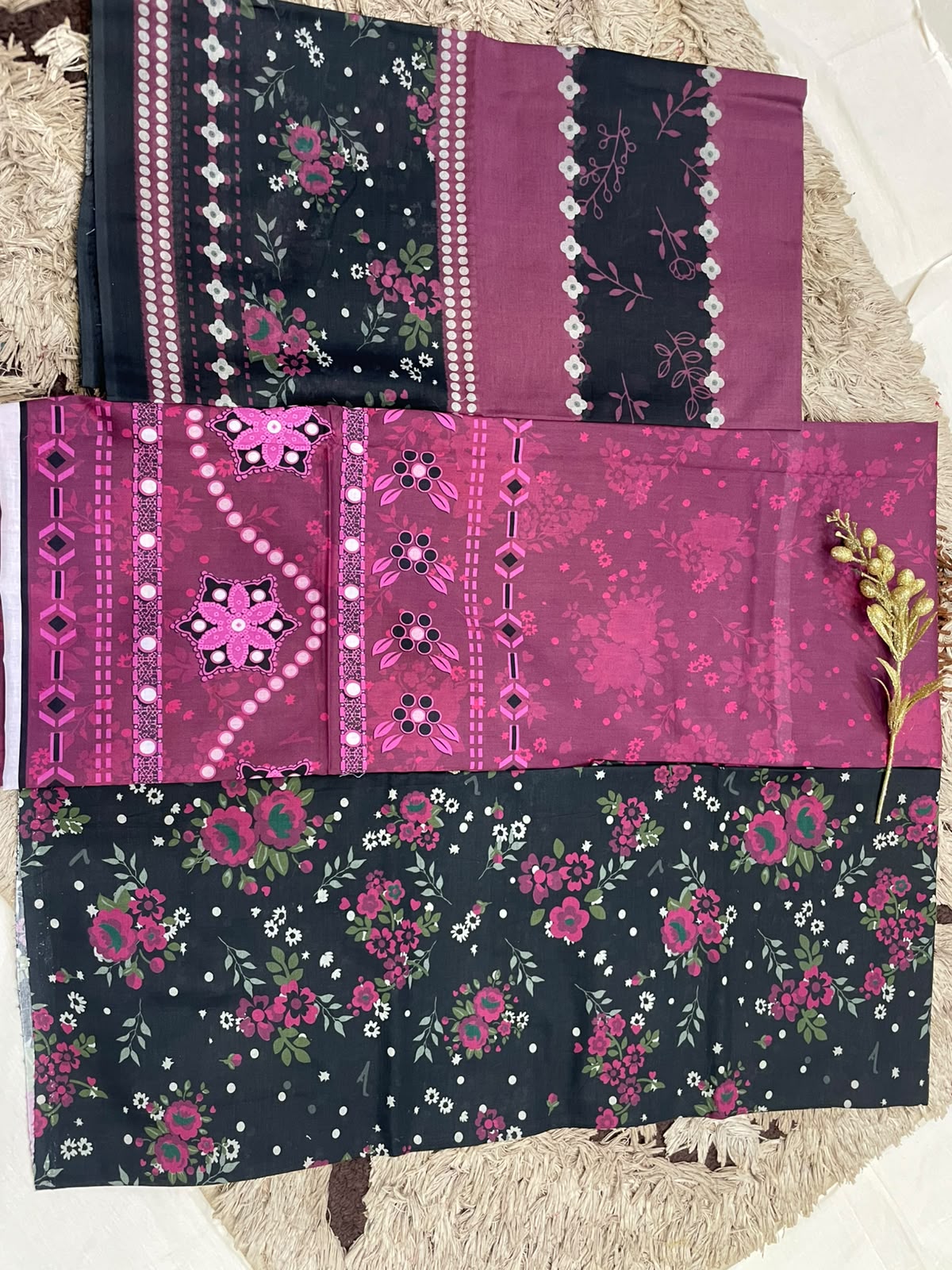 SP 04 -Signature Digital Printed Lawn 3 Piece Unstitched Suit by Utsav